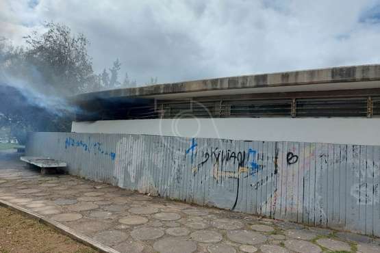 Incendio en los locales del anfiteatro al aire libre de Las Remudas (Telde)/TA.